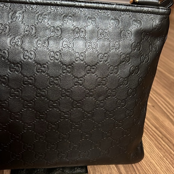 A 240 - ๐ฏ% authentic Gucci crossbody bag - Picture 8 of 16